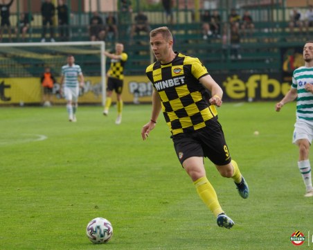 Сериозен интерес към голмайстора на Ботев