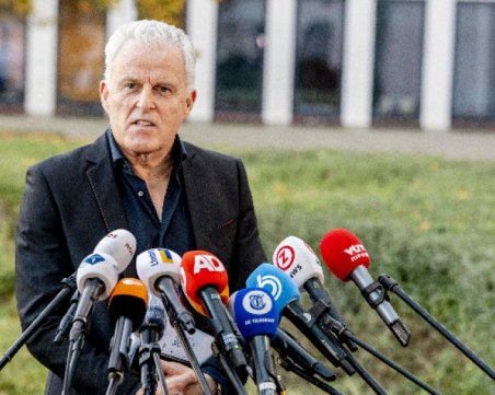 Почина простреляният в Амстердам холандски журналист