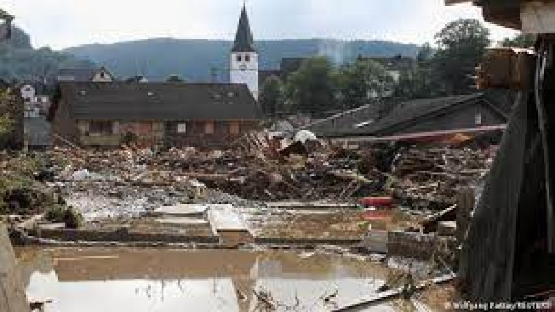 Десетки са загиналите и пострадалите при наводненията в Германия и Белгия