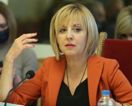 Мая Манолова: Подкрепята усилията за постигане на консенсус около правителство