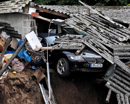 Поне 120 станаха жертвите на тежките наводнения в Западна Европа