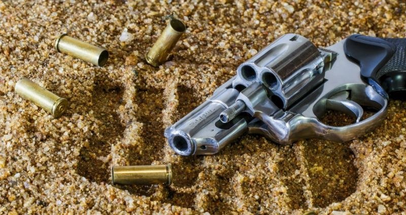 Арестуваха мъжа, заплашил и обрал пловдивчанка с пистолет в Слънчев бряг