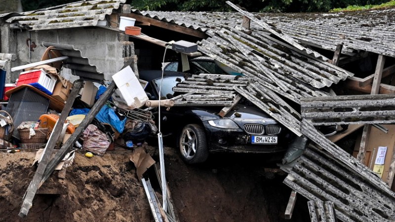 Поне 120 станаха жертвите на тежките наводнения в Западна Европа