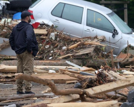 След потопа в Германия: Смъртните случаи вече са над 150