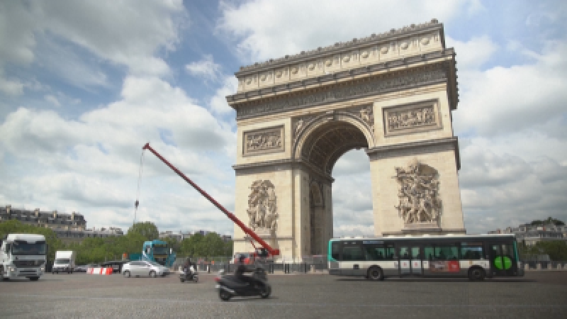 Сбъдват мечтата на Кристо! Ще опаковат Триумфалната арка в Париж