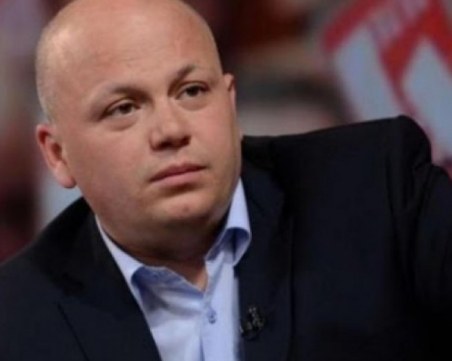 Александър Симов: Корнелия Нинова не трябва да подава оставка