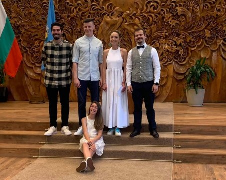 Щерката на Кака Лара се омъжи