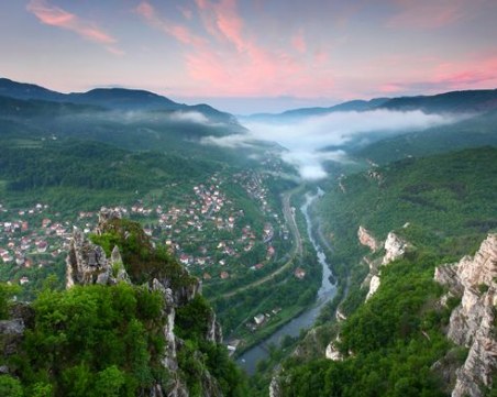 Срутище блокира Искърското дефиле