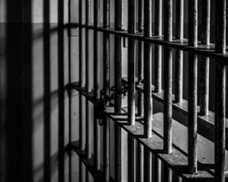 Съпругата на резидента на шпионската група остава в ареста