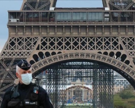 Франция с 18 000 заразени от COVID за ден, здравният министър каза, че подобен бум не е виждал