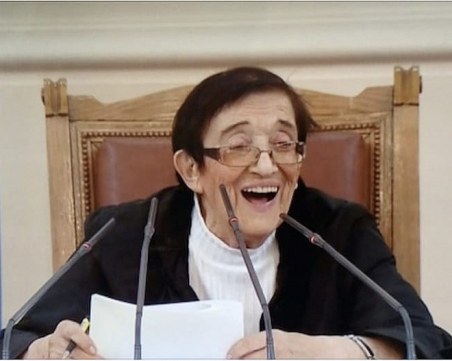 Мика Зайкова: Пак съм най-старата и ще откривам парламента