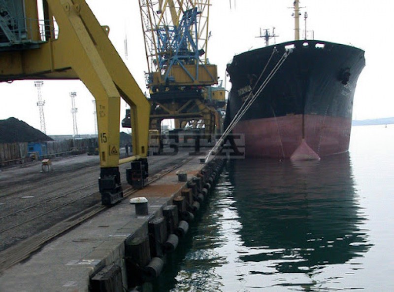 Епидемичен взрив от COVID-19 на кораб на пристанище Бургас