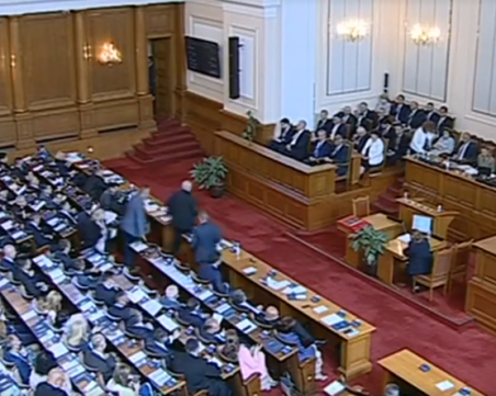 Избраха председатели на парламентарните групи и заместници на Ива Митева