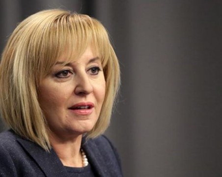 Манолова: Хората очакват стабилно правителство, което да се заеме с неотложните проблеми