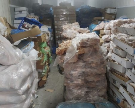 Откриха огромно количество негодно за консумация месо в склад край Пазарджик