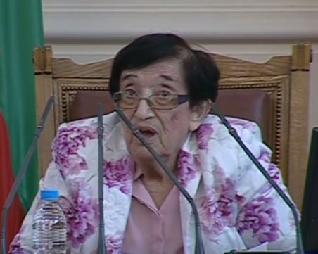 Старт на 46-ото Народно събрание: Кворумът е 214 души, Мика Зайкова размаха пръст за отговорността