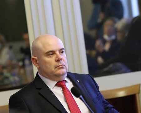 Гешев: Предложението за прекратяване на мандата ми е политически акт