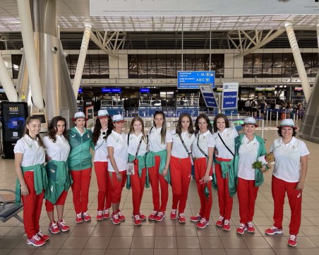 Българските гимнастички пристигнаха в Токио и проведоха първа тренировка