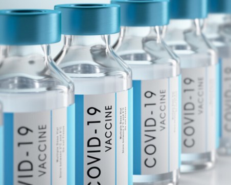 Доза от ваксината на AstraZeneca влияе значително на новите варианти на COVID