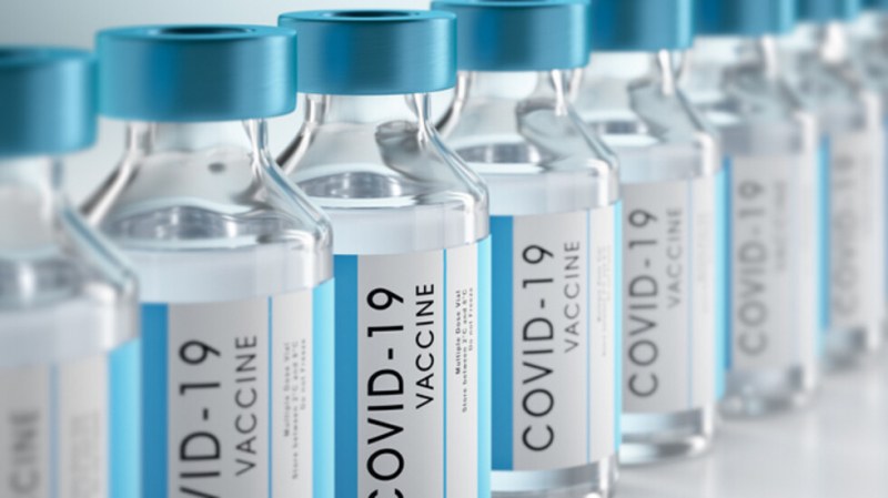 Доза от ваксината на AstraZeneca влияе значително на новите варианти на COVID