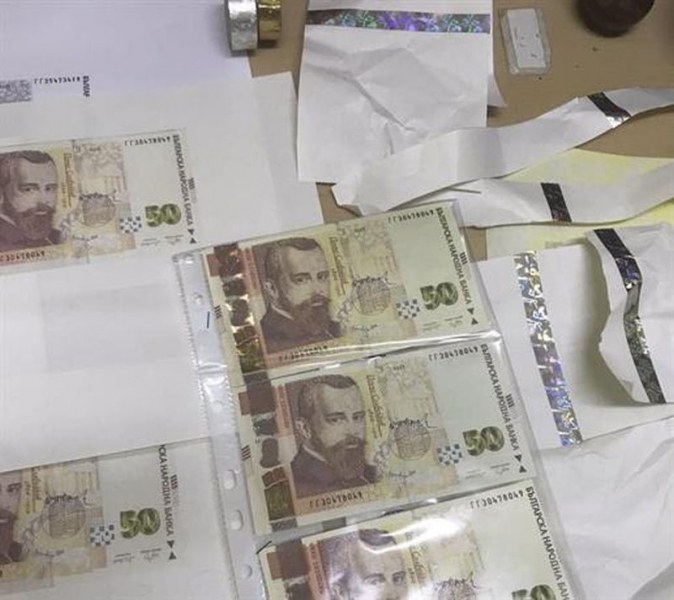 Разкриха печатница за фалшиви пари в Русе