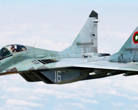 Черната кутия на падналия МиГ-29 още не е изпратена в Русия