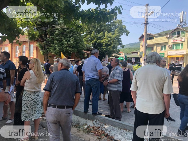Жителите на село Червен блокираха пътя Кърджали - Асеновград заради безводието