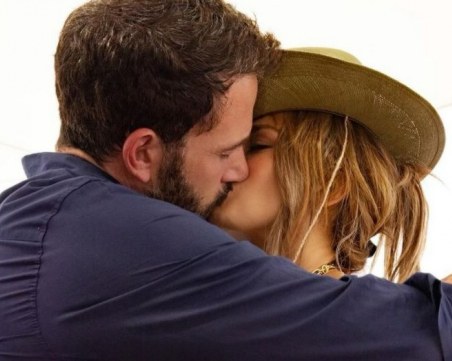 Дженифър Лопес  най-после потвърди романса си с актьора Бен Афлек