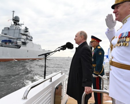 Путин: Руската флота може да нанесе смъртоносни удари по всеки противник