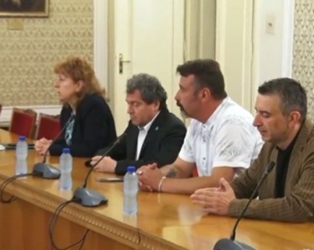 Започнаха преговорите между ИТН и ДПС за съставяне на правителство