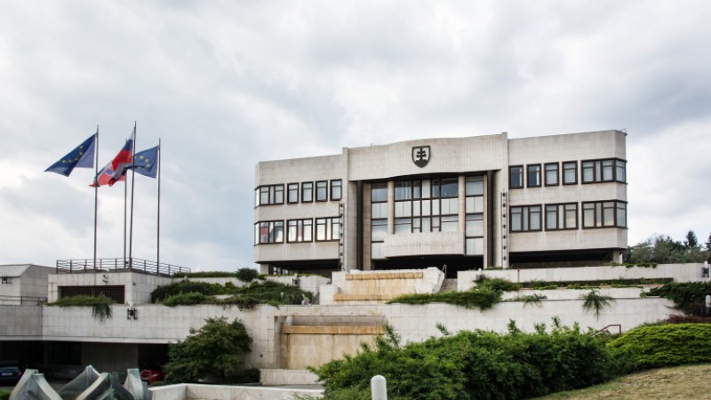 Нов закон в Словакия дава повече права на ваксинираните