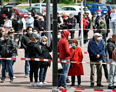 Обмислят рестрикции за неваксинирани в Германия