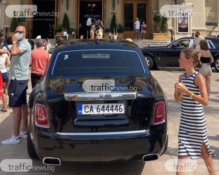 Ролс-ройс със софийска регистрация паркира пред казино в Монако