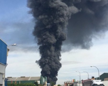 Мощен взрив в завод в Германия