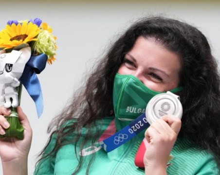 Антоанета Костадинова със страхотно начало на 25 метра пистолет в Токио