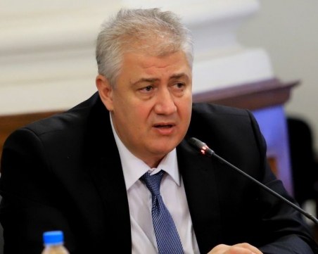 Балтов: Още 10 служители на 