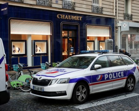 Мъж открадна бижута за 2 млн. евро в Париж, избяга с тротинетка