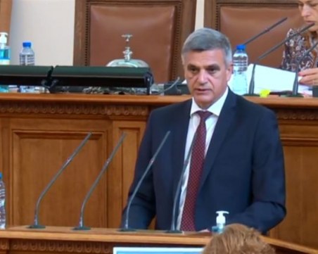 Стефан Янев: Финансовата картината на страната през май беше притеснителна