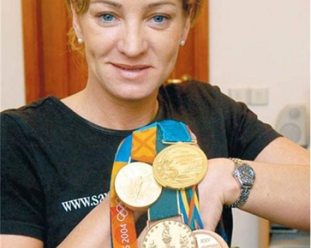 Легендарната Мария Гроздева сложи край на кариерата си