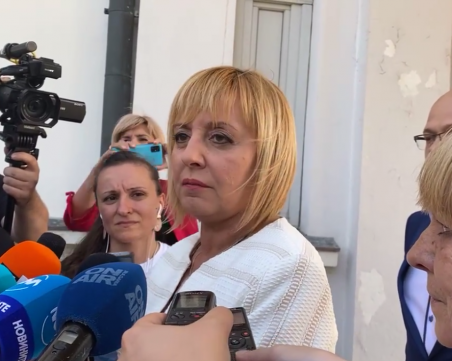 Манолова: Ще вземем крайно решение за кабинета, след като чуем имената на министрите