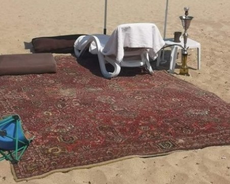 Слънчака ми е Дубай! Аладин е дошъл да посети плажа