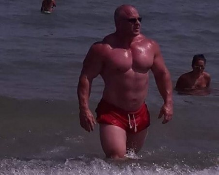 Бопаджии атакуваха бившия стриптийз бар на Димо Флорината в Слънчев бряг, има задържани