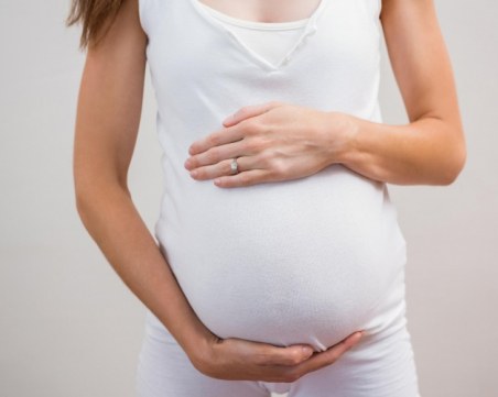 Призовават бременните жени също да се ваксинират във Великобритания