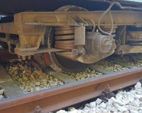 Товарен влак дерайлира край Мурсалево