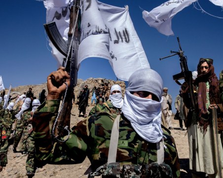 Талибаните са превзели повече от половината от Афганистан