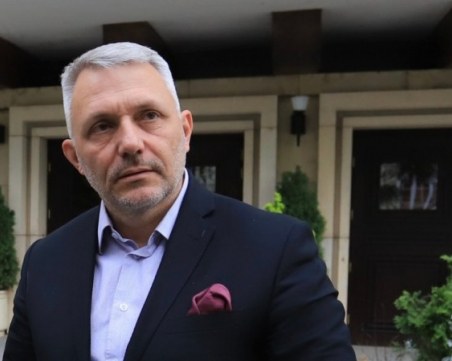 Хаджигенов: Връчването на мандата беше нелегитимно