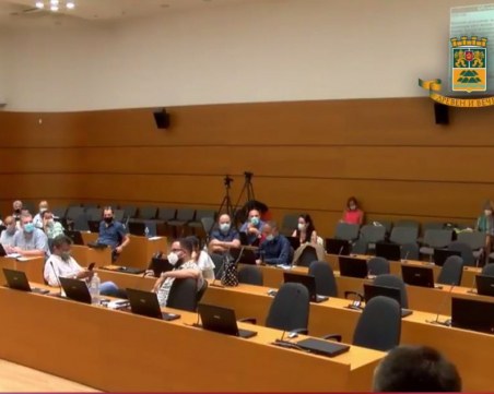 РЗИ отново нахлуха в местния парламент, този път съветниците – изрядни