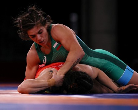 Убедителна Тайбе Юсеин проби до полуфинал и докосва медал