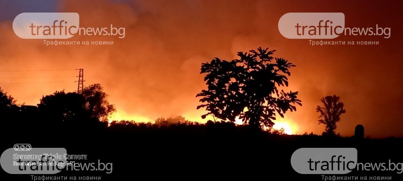 След 9 часа погасиха пожара в Стамболийски, Розино продължава да гори