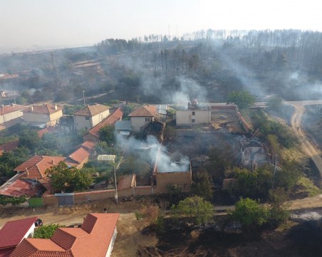 Призив от пожарната: Хора, спрете всякакви дейности по полето!